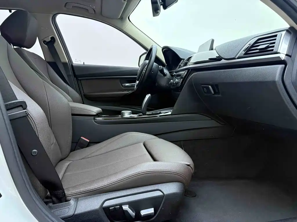 BMW 3 Series — фото 18
