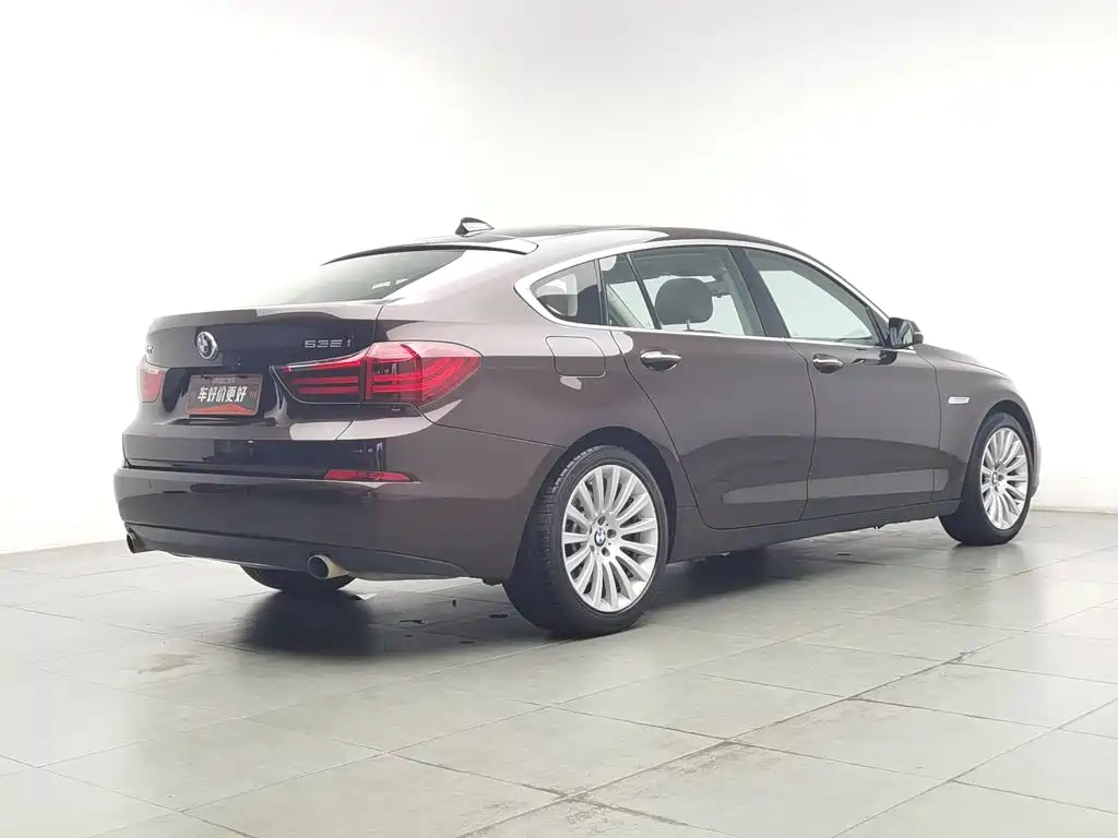 BMW 5 Series GT — фото 2