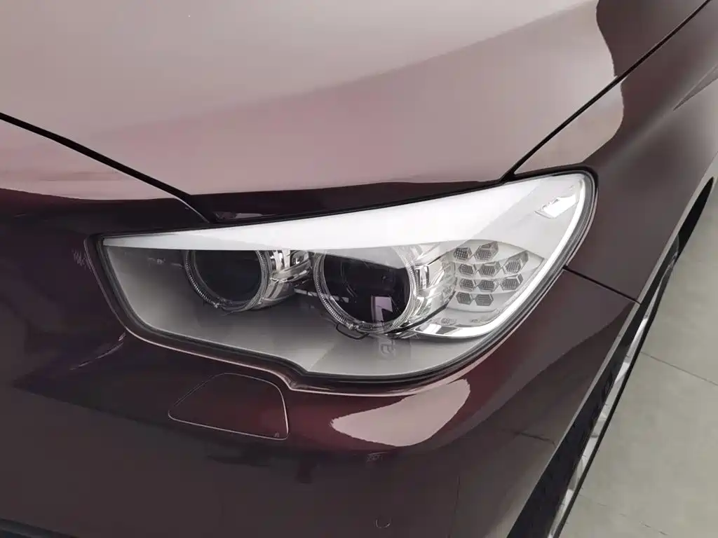 BMW 5 Series GT — фото 7