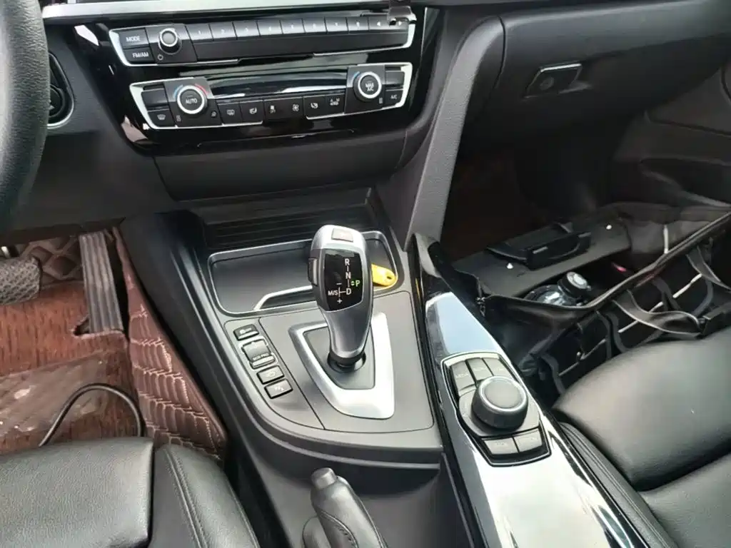 BMW 3 Series GT — фото 14