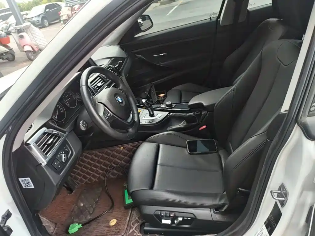 BMW 3 Series GT — фото 15