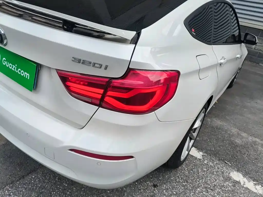 BMW 3 Series GT — фото 8
