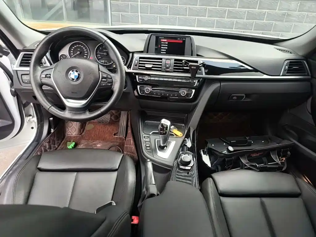 BMW 3 Series GT — фото 10