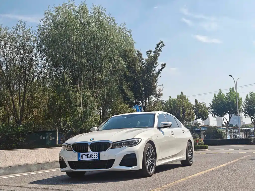 BMW 3 Series — фото 1