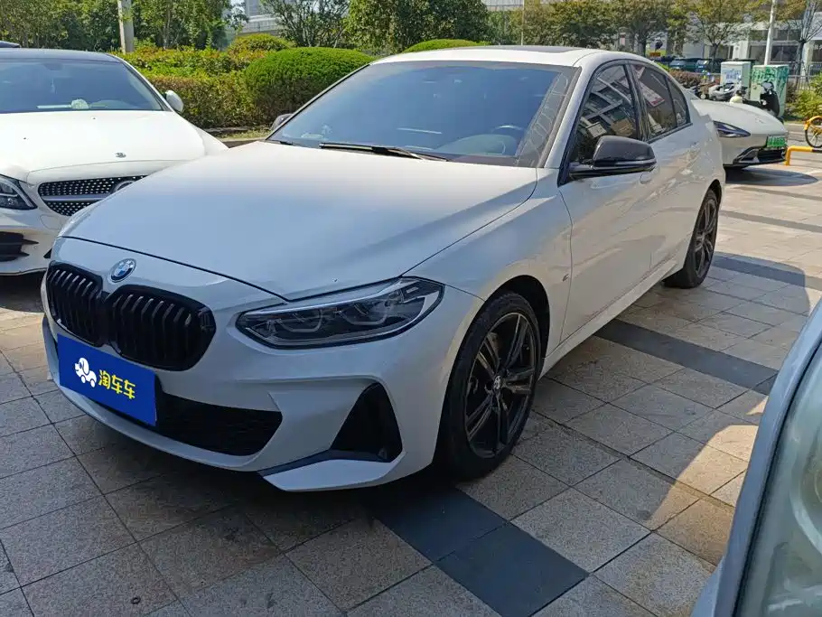 BMW 1 Series — фото 1