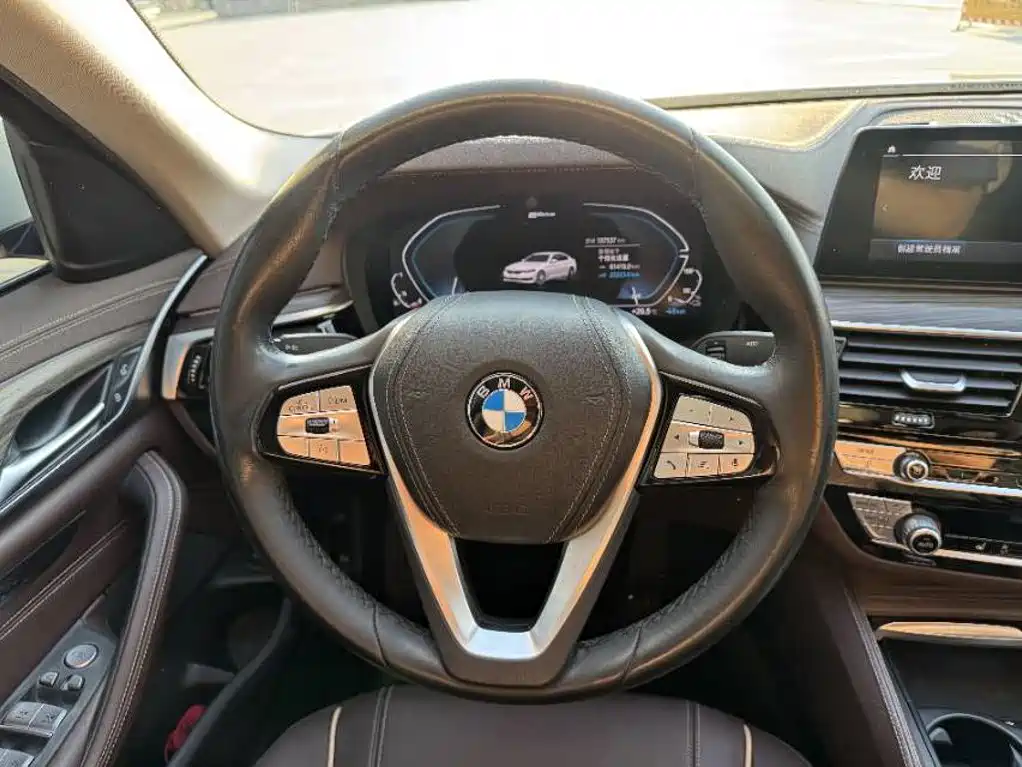 BMW 5 Series New Energy — фото 6