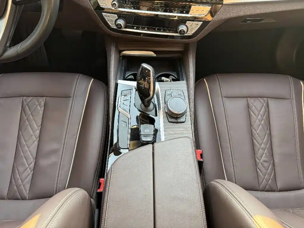 BMW 5 Series New Energy — фото 9
