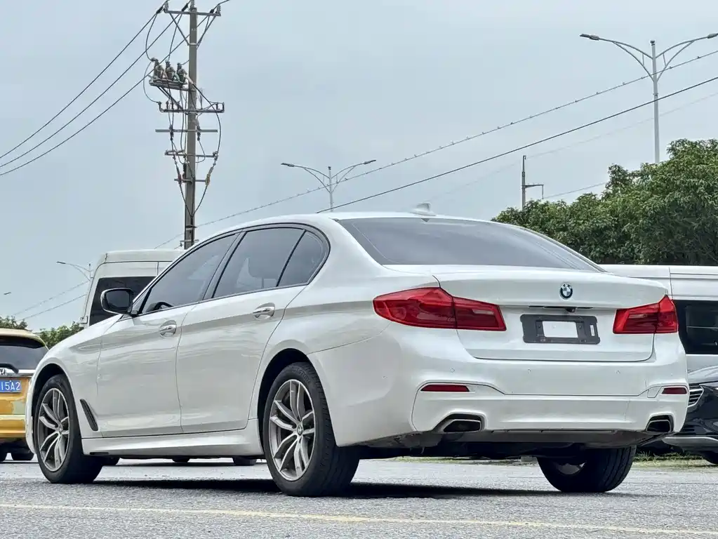 BMW 5 Series — фото 3