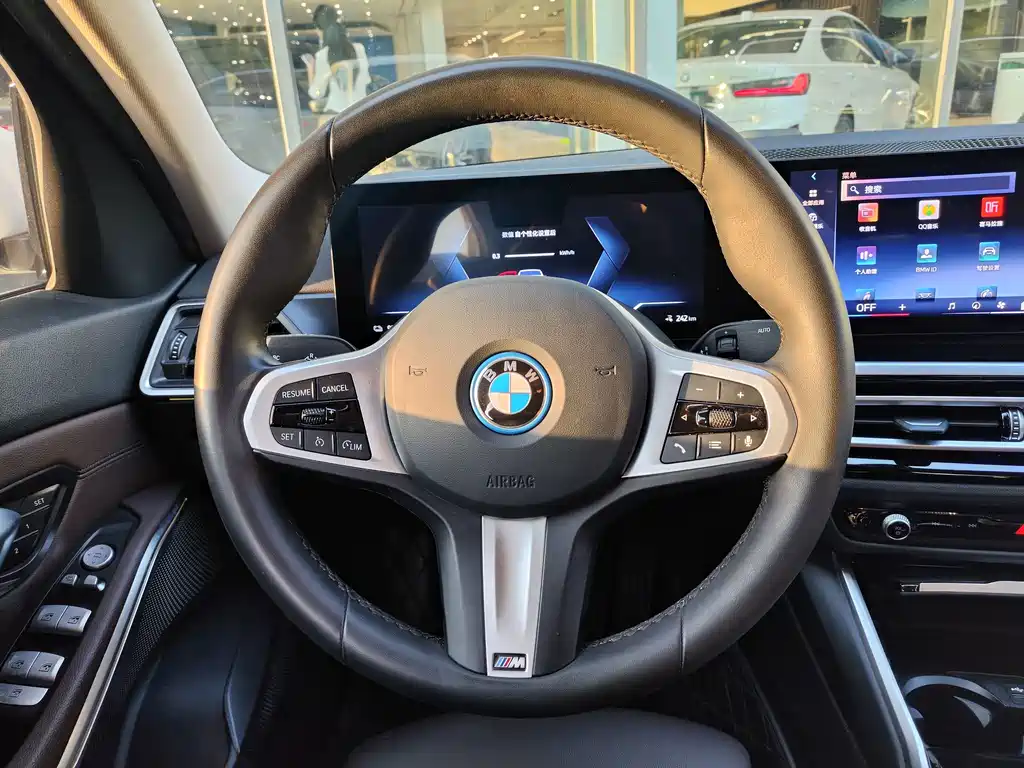 BMW i3 — фото 11
