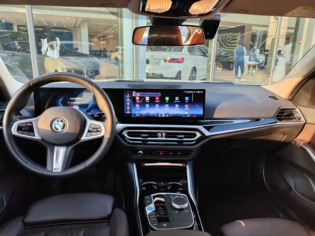 BMW i3 — фото 8