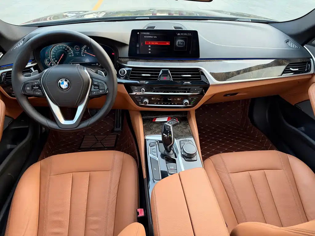 BMW 5 Series — фото 14