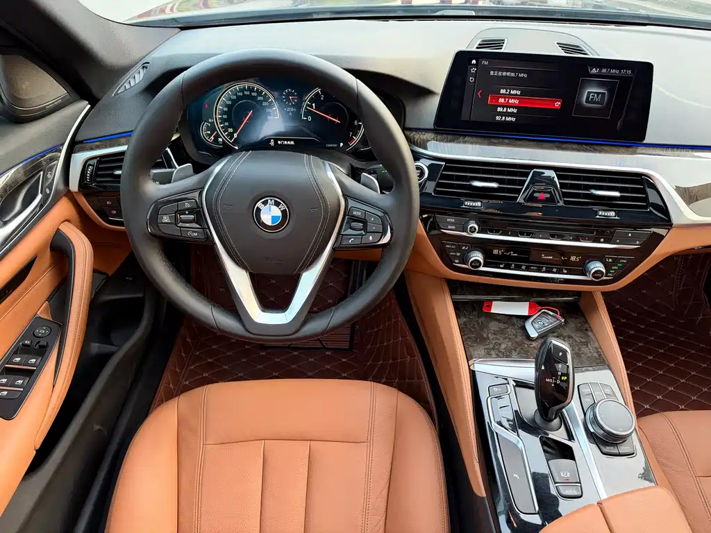 BMW 5 Series — фото 15