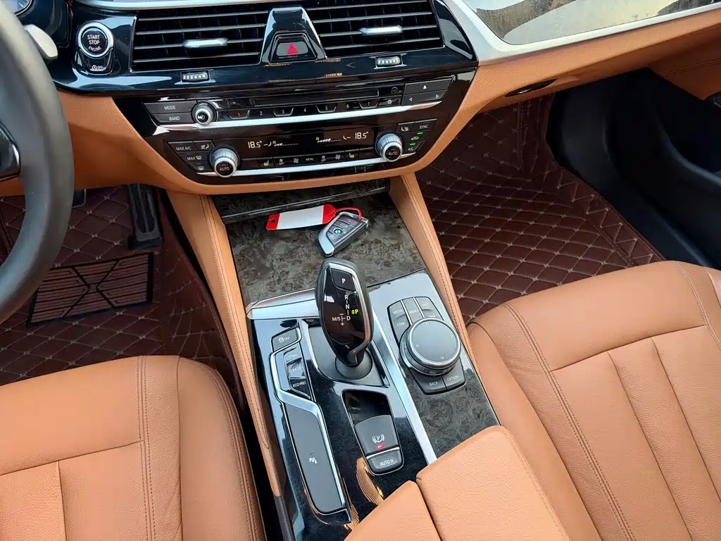 BMW 5 Series — фото 17