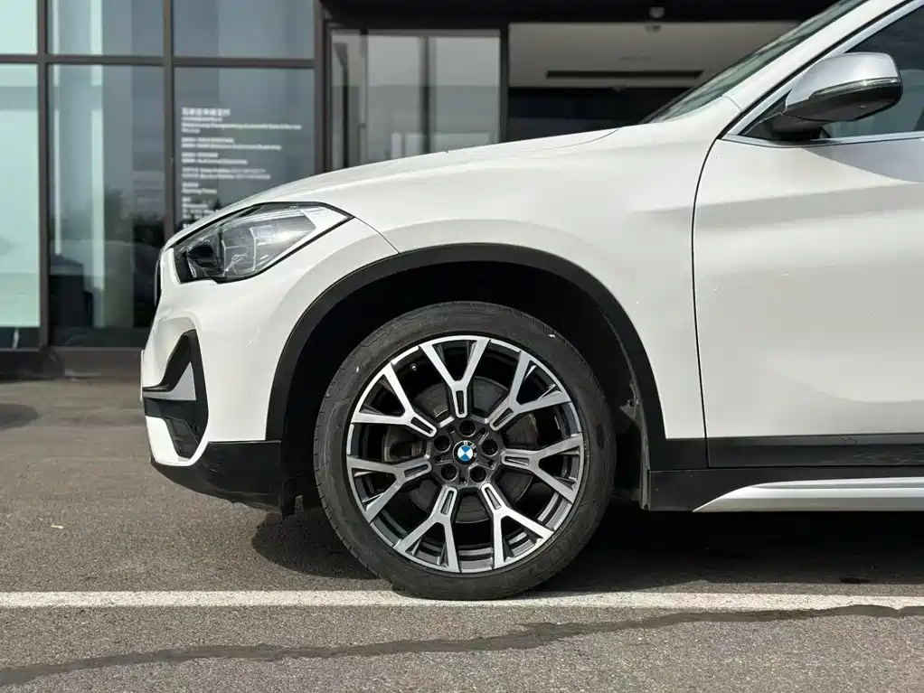 BMW X1 — фото 5