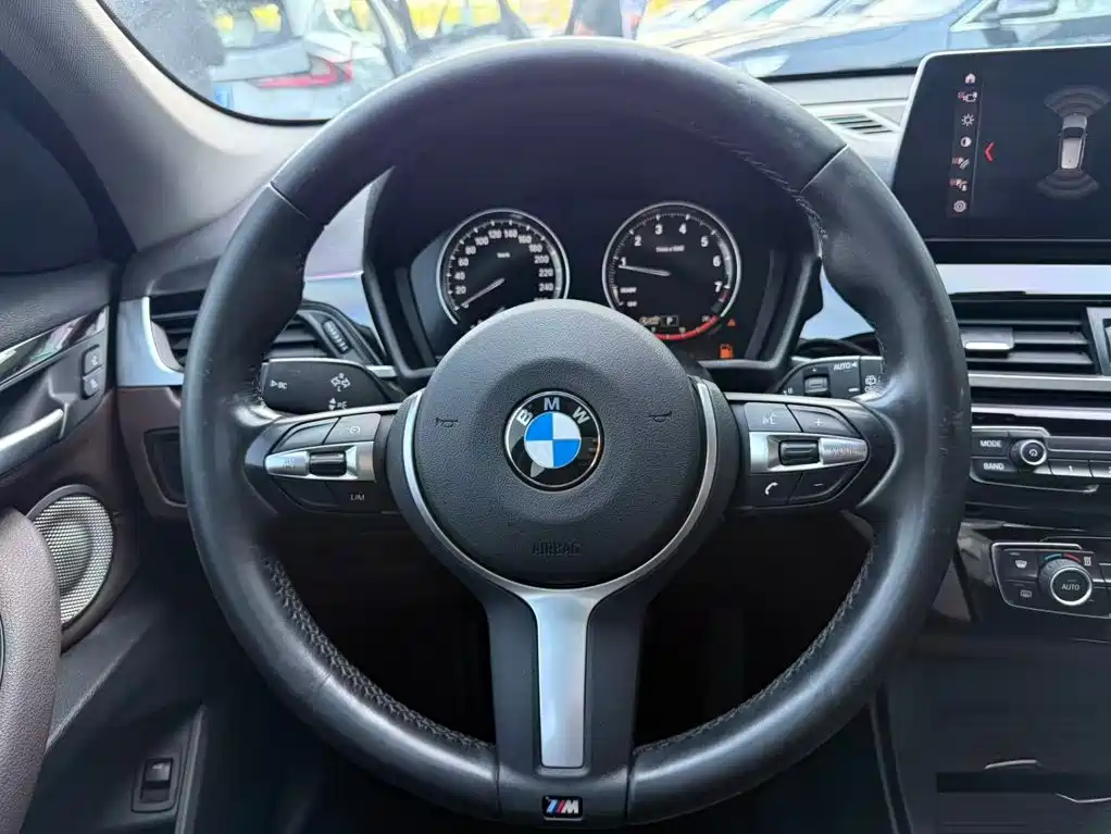 BMW X1 — фото 11