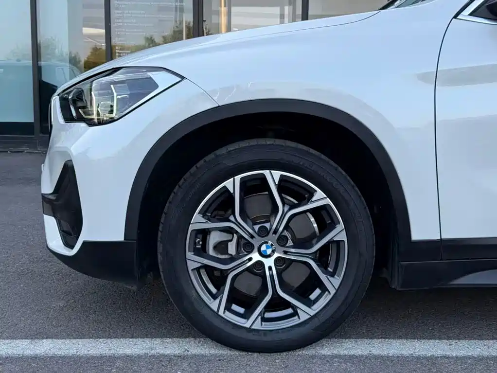 BMW X1 — фото 5