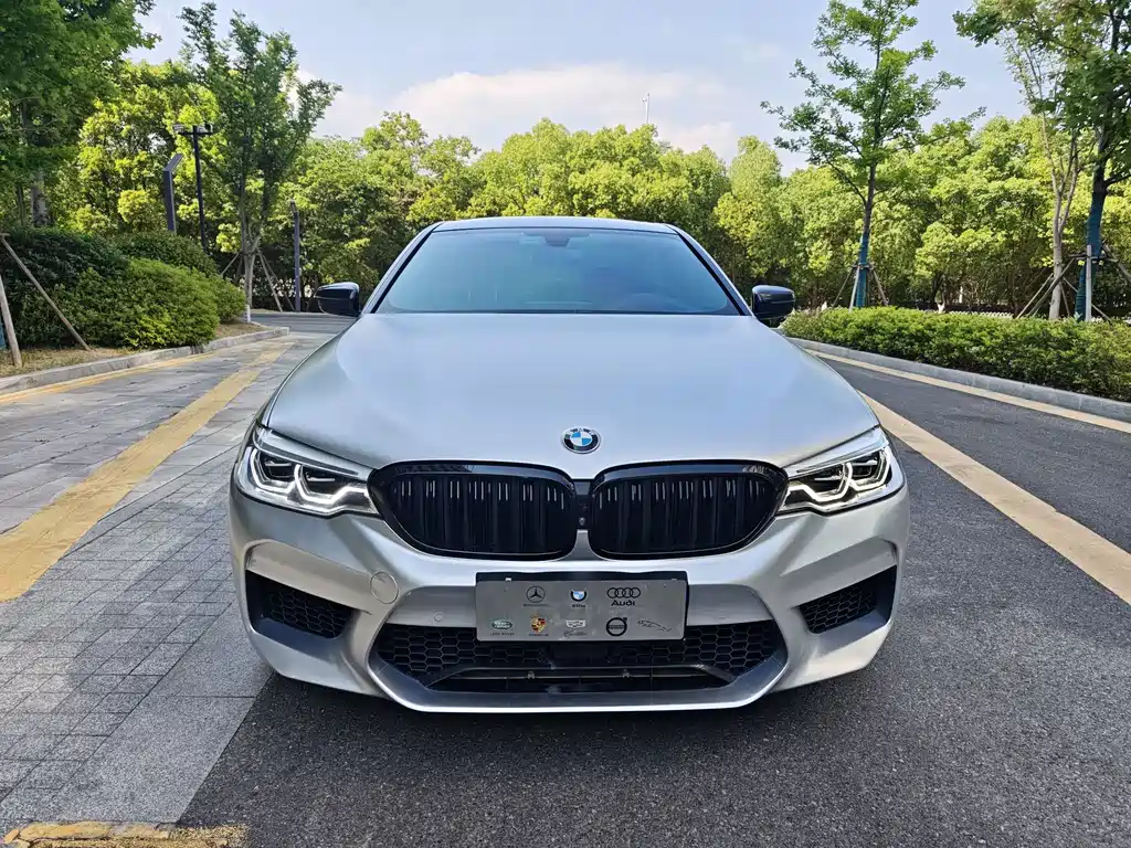 BMW 5 Series — фото 2