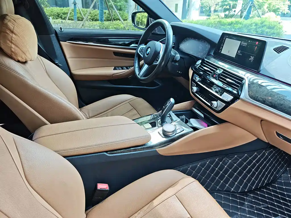 BMW 5 Series — фото 10