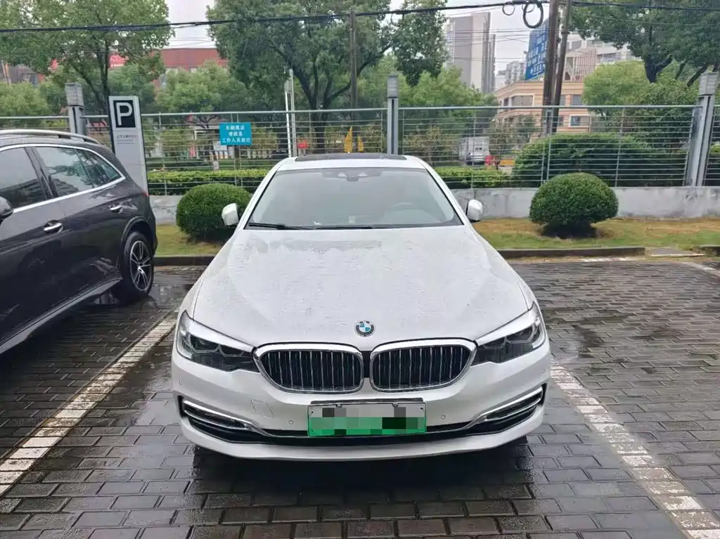 BMW 5 Series New Energy — фото 2