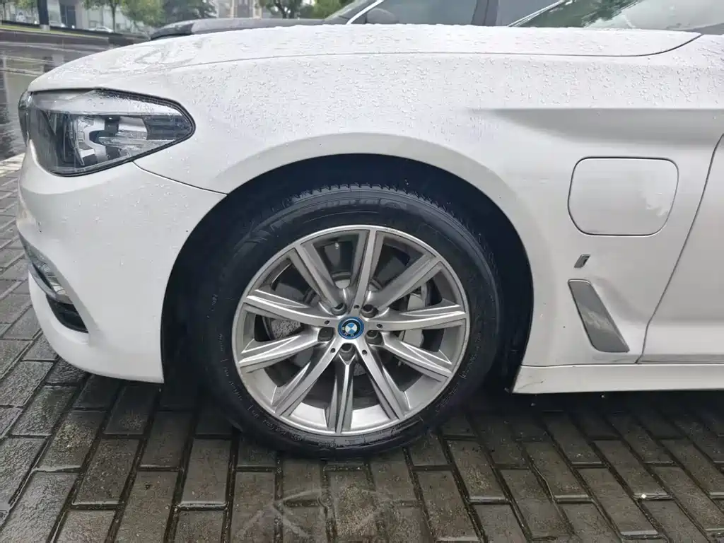 BMW 5 Series New Energy — фото 5