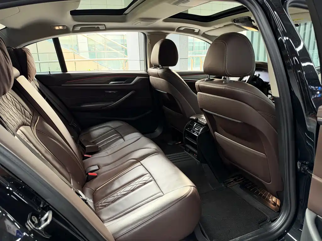 BMW 5 Series New Energy — фото 14