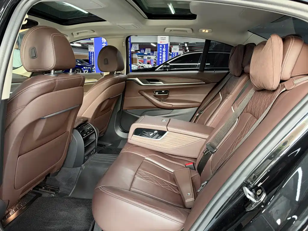 BMW 5 Series New Energy — фото 9