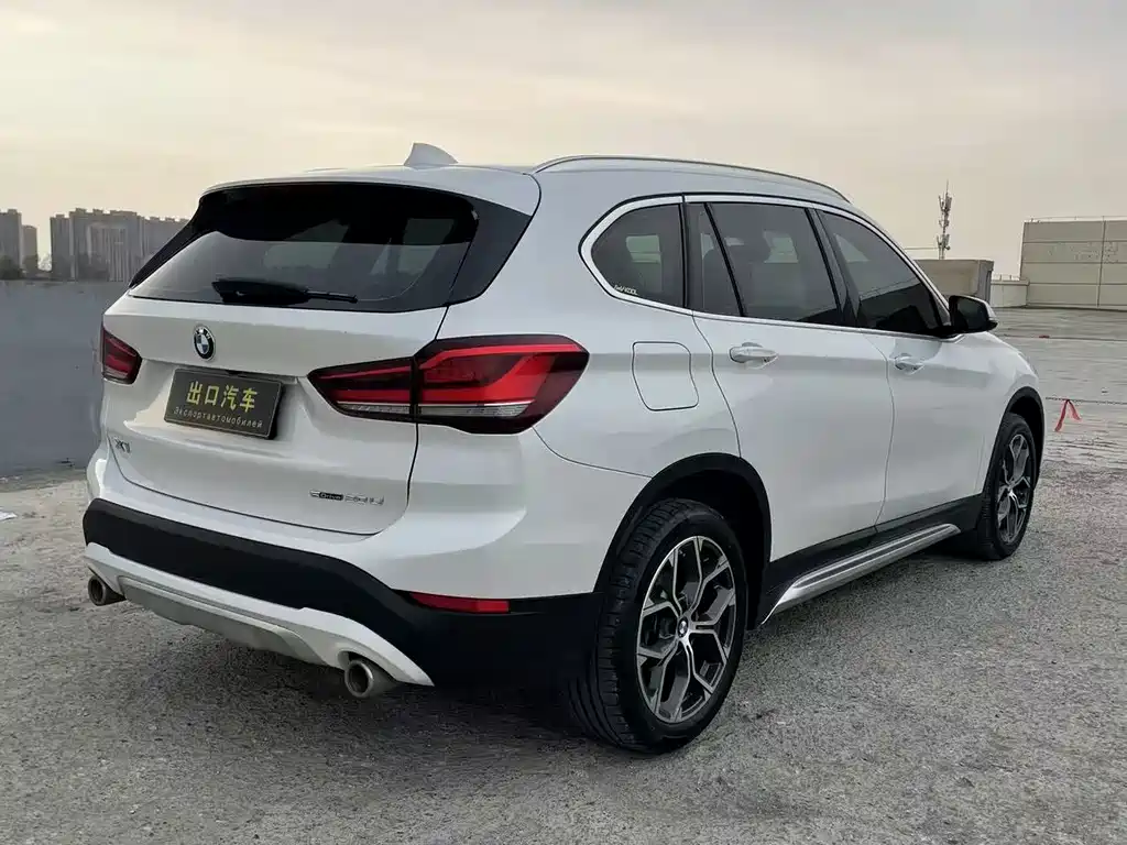 BMW X1 — фото 9