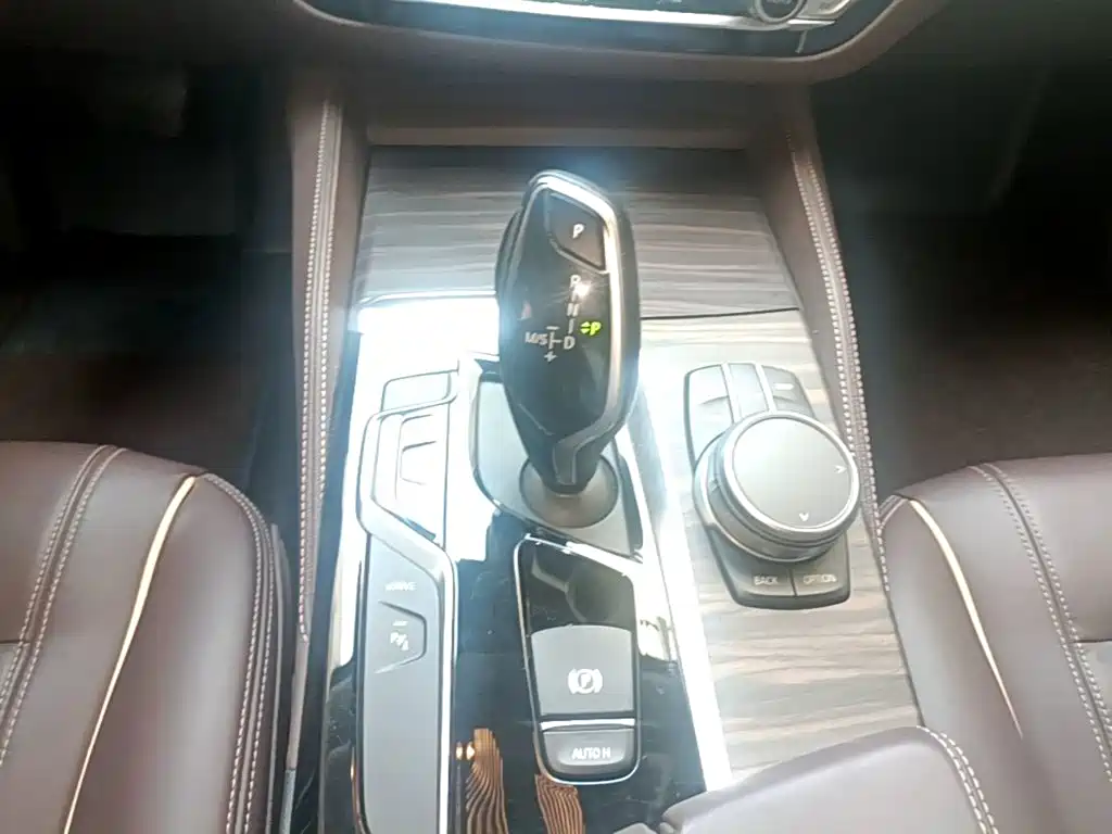 BMW 5 Series New Energy — фото 14