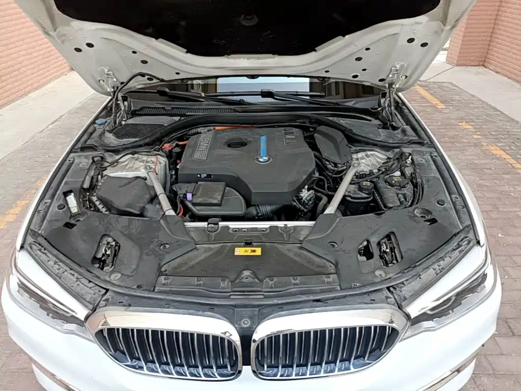 BMW 5 Series New Energy — фото 20