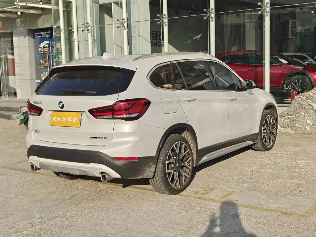 BMW X1 — фото 16