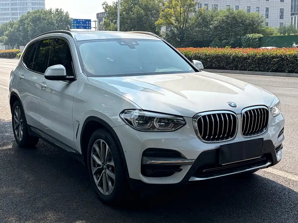 BMW X3 — фото 7