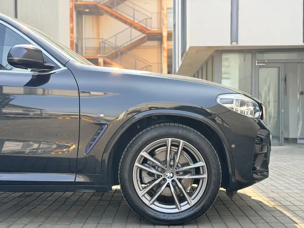 BMW X3 — фото 9