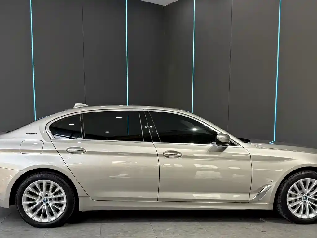 BMW 5 Series New Energy — фото 5