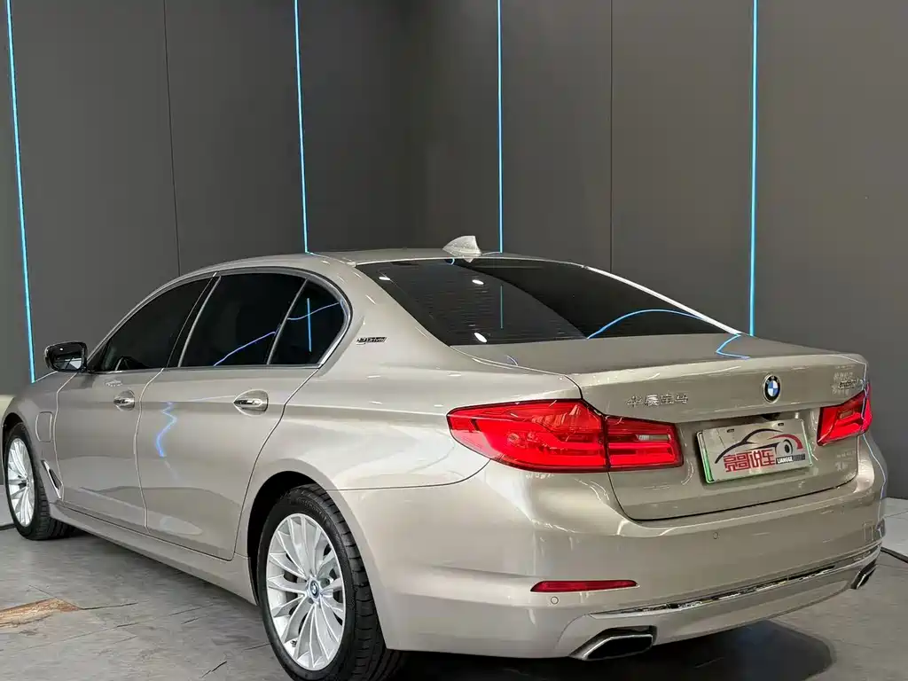 BMW 5 Series New Energy — фото 6