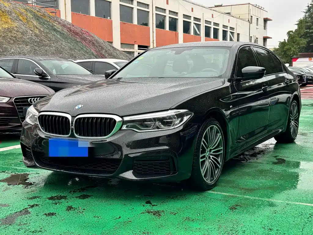 BMW 5 Series — фото 2
