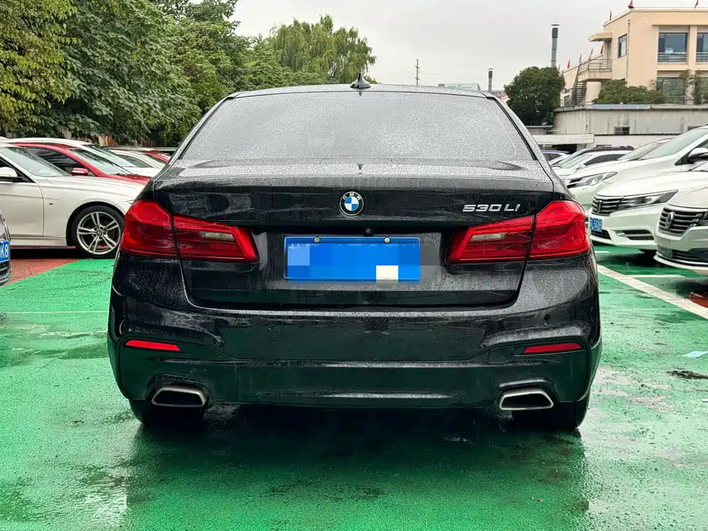 BMW 5 Series — фото 11