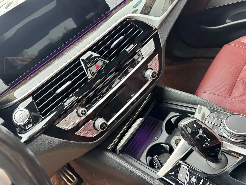 BMW 5 Series — фото 10