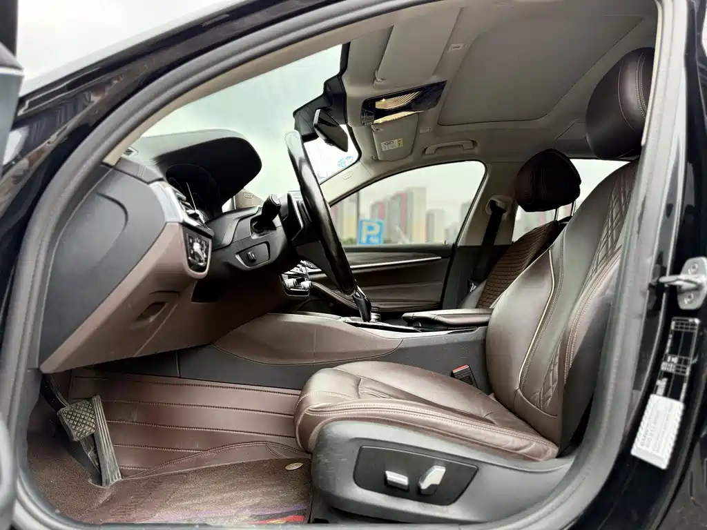 BMW 5 Series — фото 18