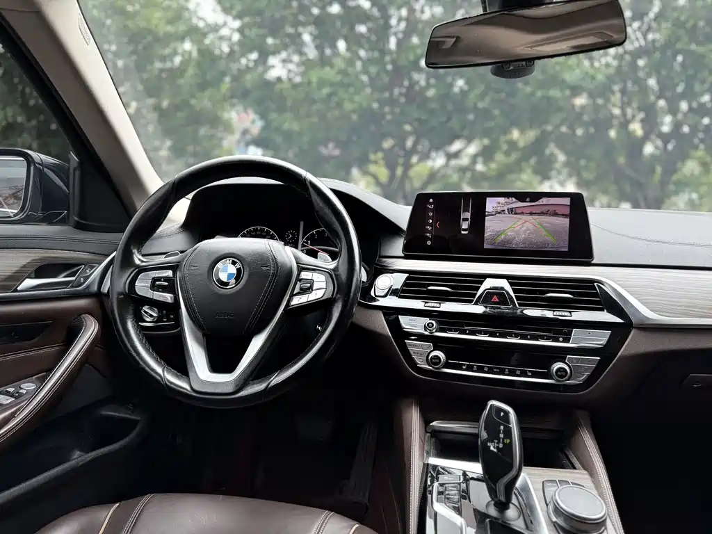 BMW 5 Series — фото 5