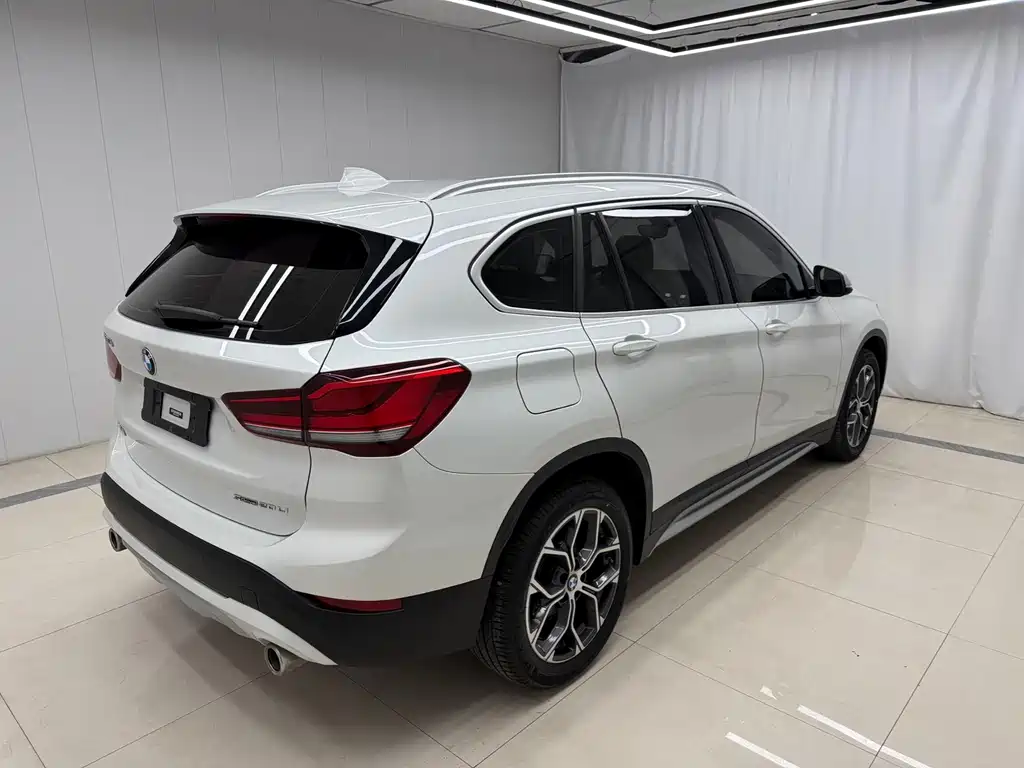 BMW X1 — фото 5