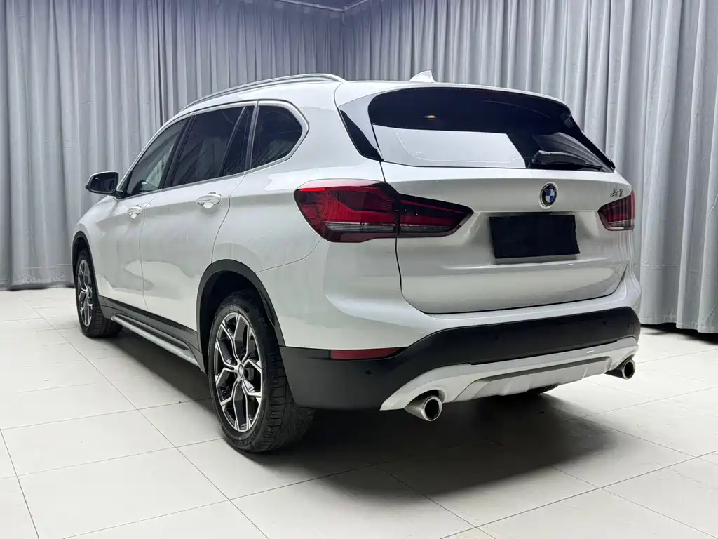 BMW X1 — фото 5