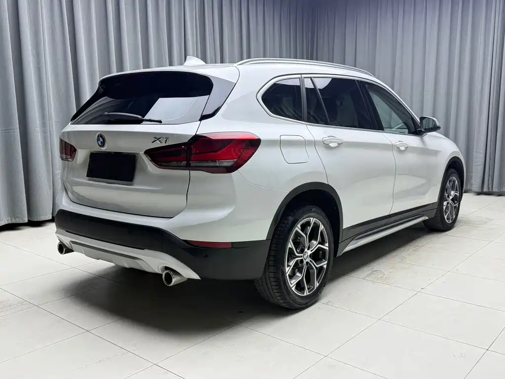 BMW X1 — фото 7