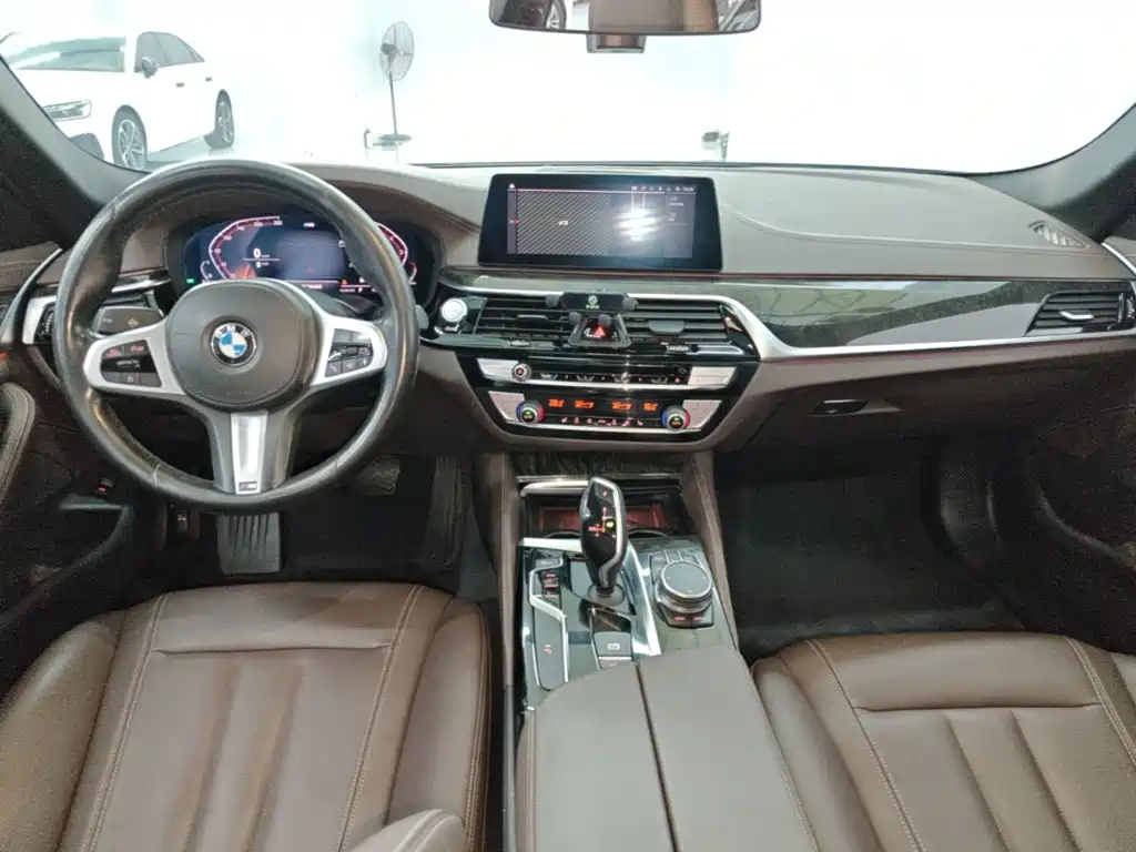 BMW 5 Series — фото 10