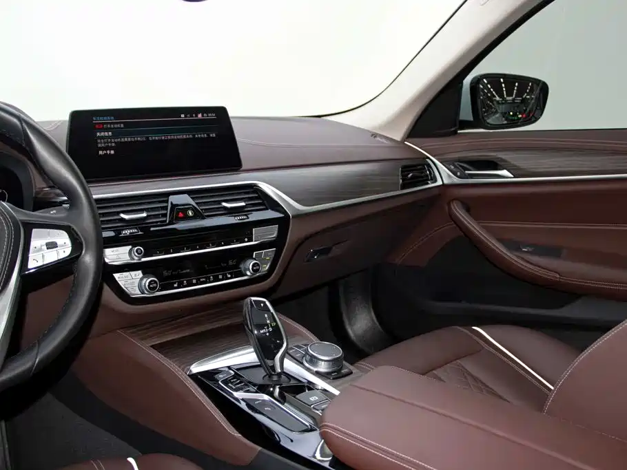 BMW 5 Series New Energy — фото 9