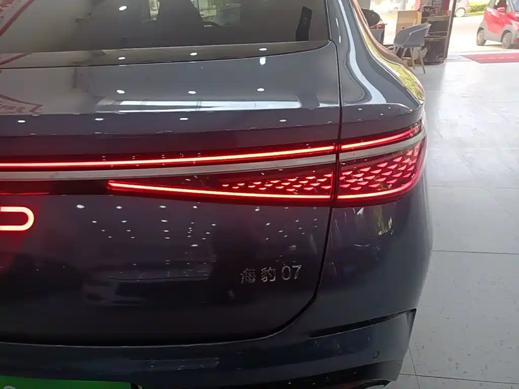 BYD Seal 07 DM-i — фото 8