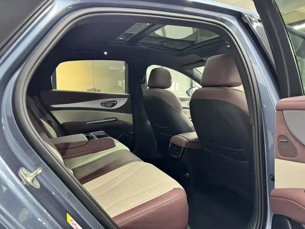 BYD Seal 07 DM-i — фото 15