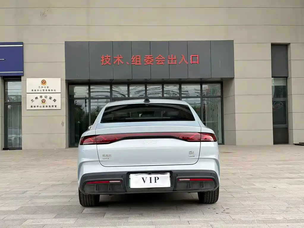 BYD Qin L — фото 5