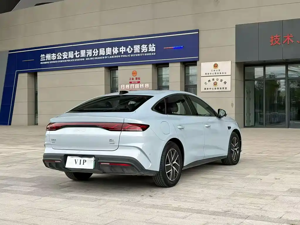 BYD Qin L — фото 6