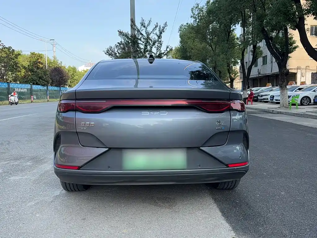 BYD Qin L — фото 7
