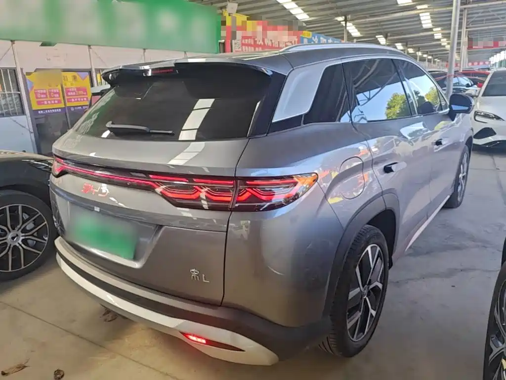 BYD L DM-i — фото 7